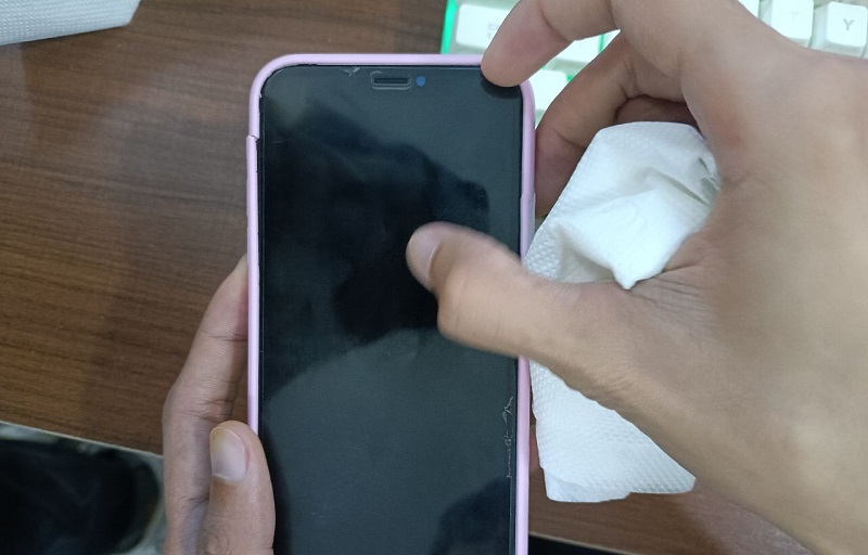 removing screen protector