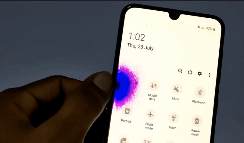 reasons why iphone purple screen 